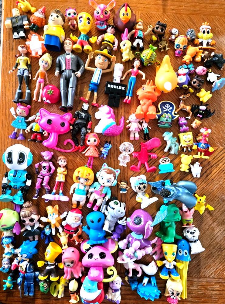 Over 3 lbs 10 oz Toys Action Figures Cartoon Sponge Bob Santa Alien massive amt