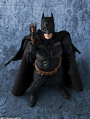 S.H.Figuarts Batman The Dark Knight Action Figure Black w/ Accessories