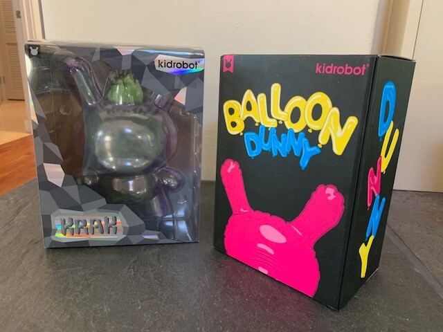 2 KIDROBOT DUNNY KRAK 8″ PLASMA STONE EDITION and LIGHT BLUE CYAN BALLOON 8″ 