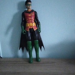 Robin Action Figure Red/Black/Green/Yellow Plastic Costume Figure w/ Cape