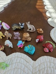 Lot of 25 Unbranded Small Animals, mixed lot. Varies.
