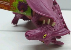 Shrek Figurine 2007 Limited Edition Figure Series 1 Tag Dragon Sitting 7.5cm