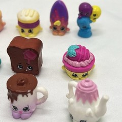 Bundle Of 13 Moose Shopkins Figures Food Spaghetti Toilet Bread MN9