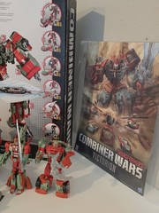 Hasbro Transformers Combiner Wars Victorion Set Complete.