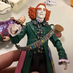Alice in Wonderland Through the Looking Glass Alice & Madhatter Figures