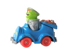 Vintage 1987 Playskool Sesame Street OSCAR THE GROUCH Die Cast Car 3” Blue Trash