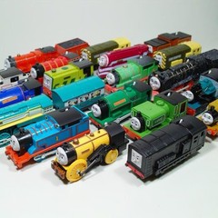 TRACKMASTER THOMAS BATTERY MOTORIZED TOY TRAIN- DOUGLAS + DONALD +Railway Tracks