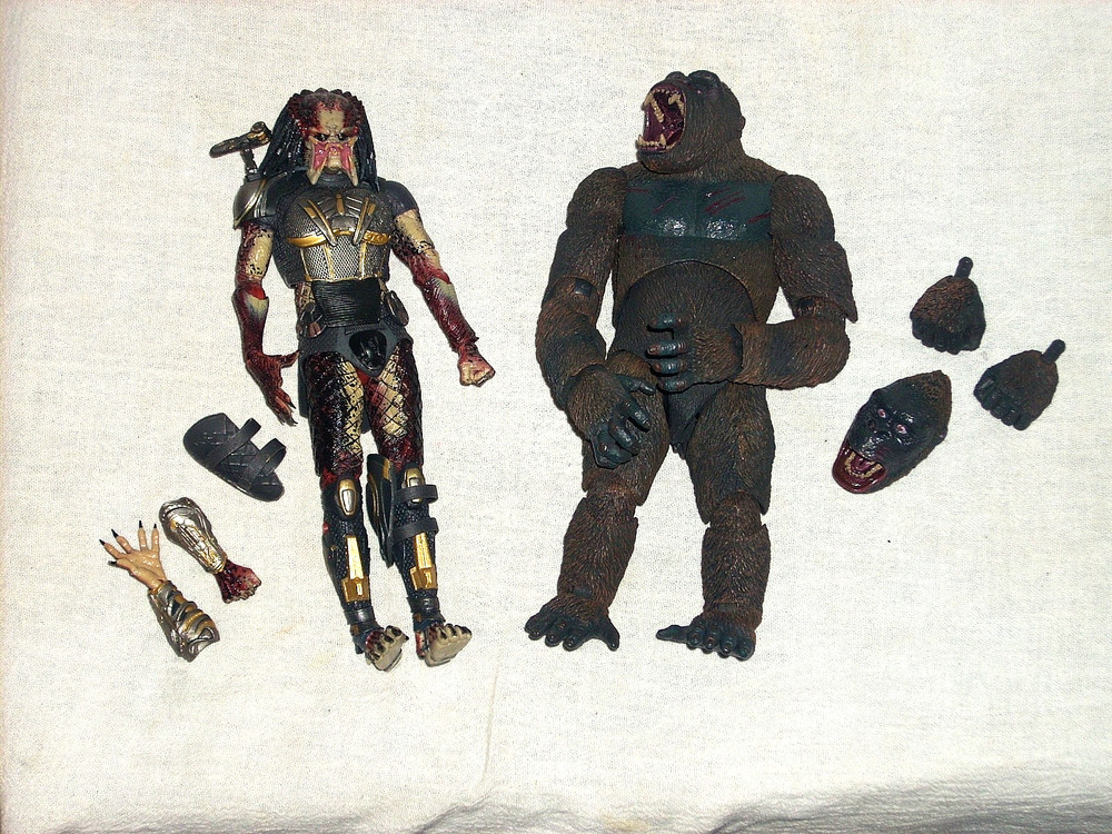 NECA Predator Action Figure 8” Extra Hands & King Kong 8″ Extra Head & Hands
