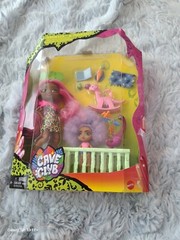 CAVE CLUB Wild About Babysitting Doll FERNESSA & FURRAH +slumber party set tella