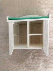 Mini Brands My Mini Baby Series 1 – Baby in Romper / Green Changing Table