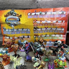 SKYLANDERS 🔥CLEARANCE Lot of 39 , instructions manual, poster and Travel Case