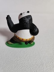 Kung Fu Panda PVC Figure TM & DWA DecoPac Green Base 2.5″ Cake Topper
