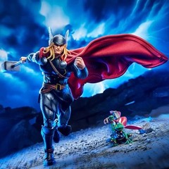 Marvel Legends Maximum Series Thor 6-Inch Action Figure PRESALE