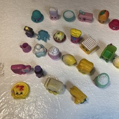 Mini Shopkins lot of 30 mini figures mixed series plus accessories