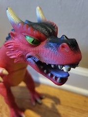 Rare 2018 Toys R US Red Dragon Polyester 10.5″ tall Great details!!