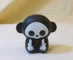 Skelanimals Blind Box Figure – Marcy the Monkey – Glows In The Dark