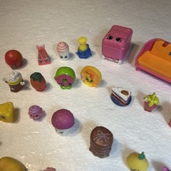 Mini Shopkins lot of 30 mini figures mixed series plus accessories