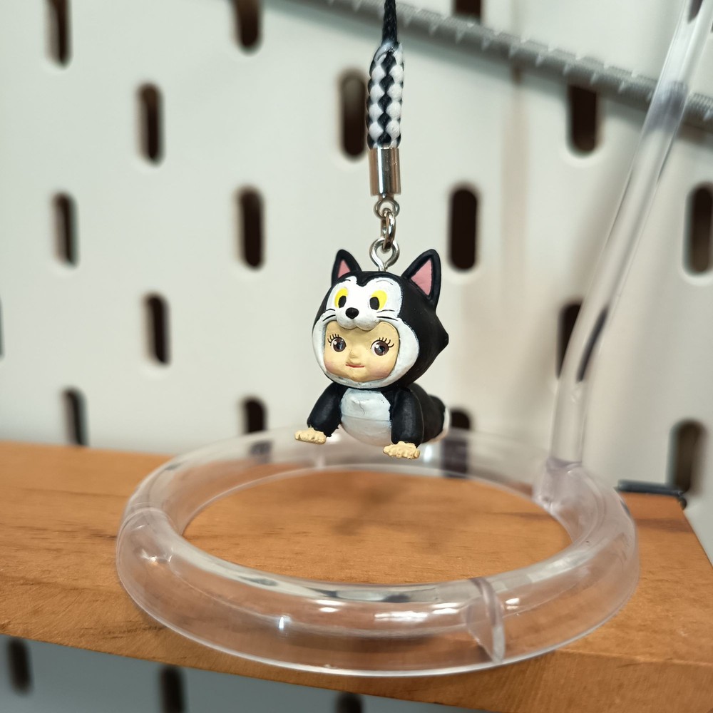 KEWPIE Baby as PINOCCHIO FIGARO CAT 1″ Mini Figure KEYCHAIN Toy Miniature Disney
