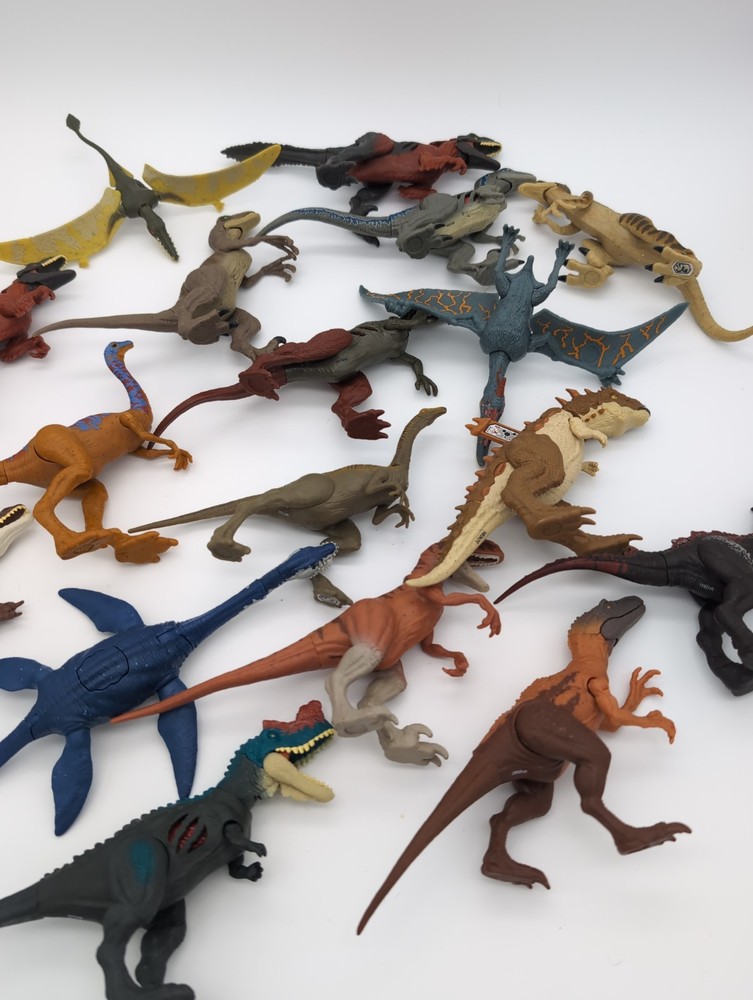 Jurassic World DNA Scan Code Figures Lot Of 17 Strike Attack Small Dinosaurs