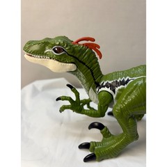 Mattel Jurassic World Velociraptor Green Dinosaur Action Figure Red Crest 8in