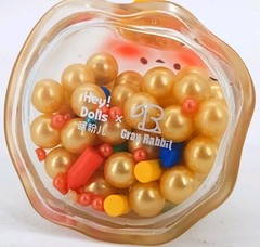 GRAY RABBIT x Bubble Eggs Sandwiches – Black Yellow Hat