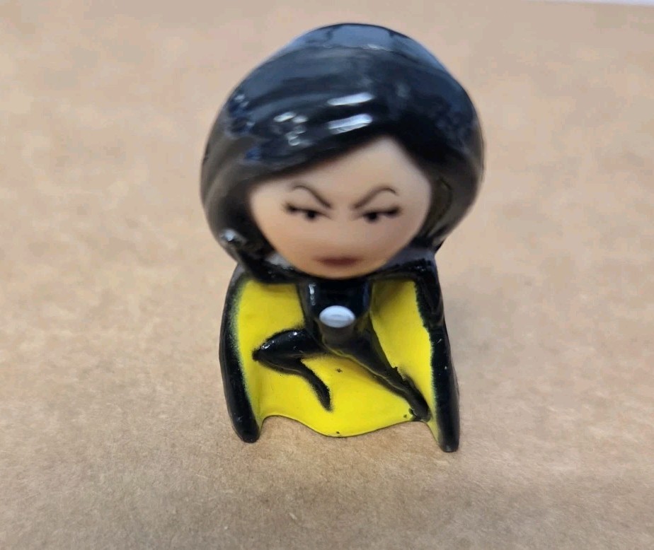 Bulls i Toy DC Comics: Forever Evil Chibis vinyl mini-figure of Superwoman,…