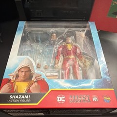 Medicom Toy DC Shazam Action Figure MAFEX Series No.101 Red/Gold/White