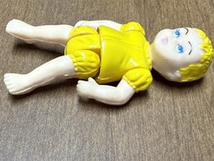 x2 Mel Appel Co Figure Lot Baby Girl Yellow Outfit 2.5″ Mom 5” FP Loving Family