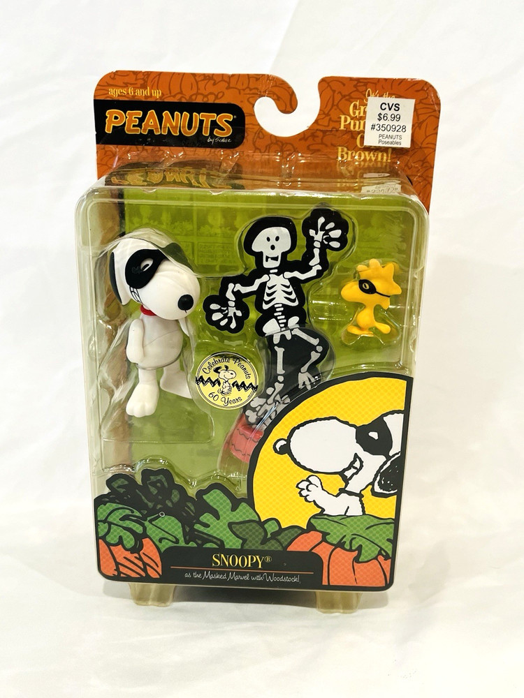 Snoopy Woodstock Peanuts Masked Marvel Great Pumpkin Charlie Brown 2009 Figures