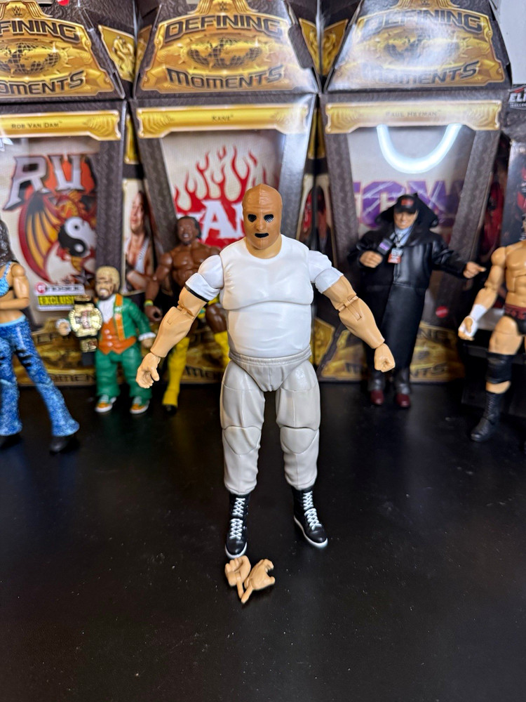 Golga – Elite Monday Night Wars Build a Figure Complete BAF