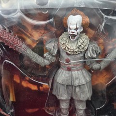NECA IT Ultimate Pennywise The Dancing Clown Action Figure 7″ 2017 Light up Head