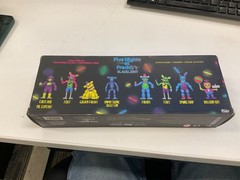 New Funko FIVE NIGHTS AT FREDDY’S Blacklight 2″ Action Figures ~ Set of 4 2018