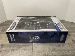 McFarlane Warhammer 40k Lieutenant in Phobos Armour Ultramarines 7in Figure NEW