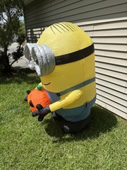 Dave Minion Despicable Me Blow up 4.5 ft Tall