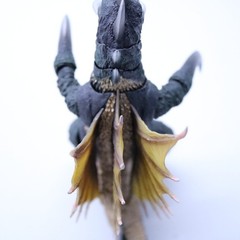 [USED] BANDAI SPIRITS S.H.MonsterArts Godzilla GIGAN 1972 Action Figure