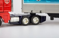 TRANSFORM G1 Reissue Optimus prime Brand New Free Shipping