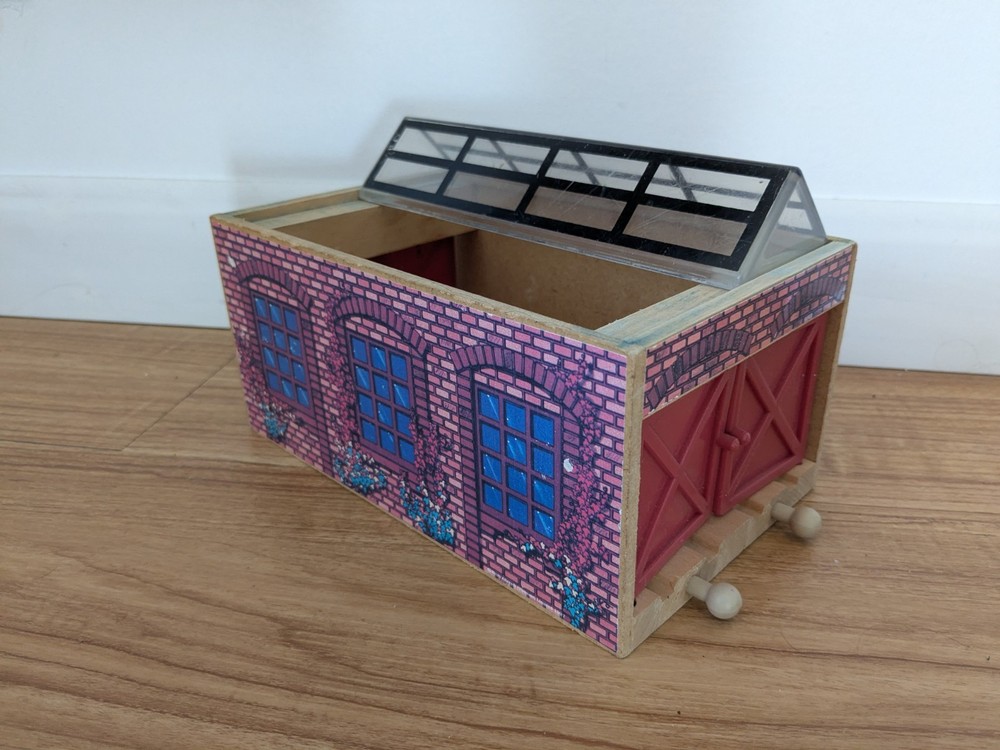 1999 Wooden Thomas Train “The Works” Double Engine Repair Shed (Britt Allcroft)