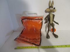 R Dakin & Co Wile E Coyote Figure 1969 Warner Bros w/Tags & Bag