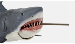 BRAND NEW IN BOX NECA – Jaws – “The Game of Jaws”