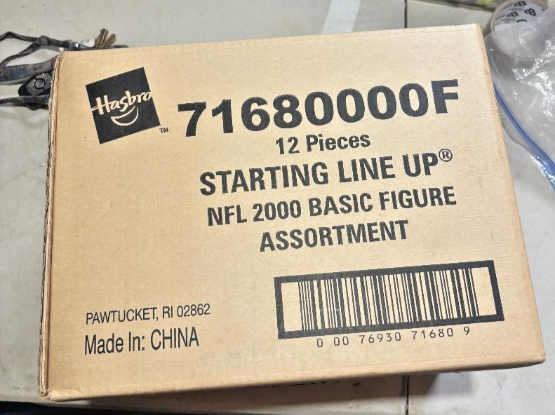 BLOWOUT SALE! AWESOME 2000 STARTING LINEUP F CASE MULTIPLE HOF 2 WARNER MONTANA