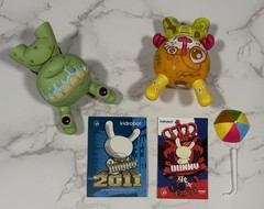 Kidrobot Dunny 2011 & Ye Olde English Series Snail & Gardunny 3″ Vinyl Lot of 2