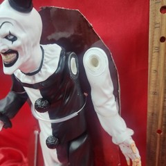 Terrifier Art the Clown Giant 12″ Figure – Trick or Treat Studios- Broken Arm