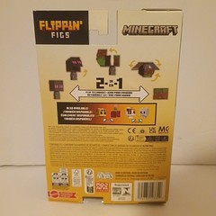 Minecraft – Flippin’ Figs – 2-in-1 – Enderman + Grass Block (Mattel Ages 6+)