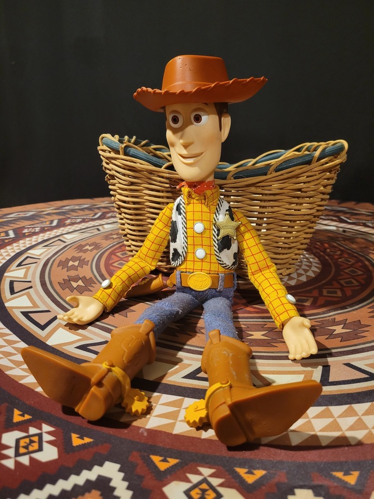 Toy Story Thinkway Toys Woody Doll highly detailed Working Pullstring *READ*
