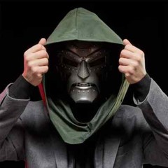 IN STOCK! Fantastic Four Marvel Legends Doctor Doom Premium Roleplay Helmet Prop