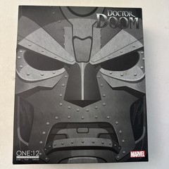 Mezco Toyz 1:12 Collective Marvel DOCTOR DOOM/Jet-Pack 99% CIB DAMAGED READ DESC