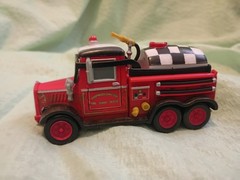 Disney Pixar Planes Mayday Fire Truck Fire & Rescue Diecast 1:55 Mattel