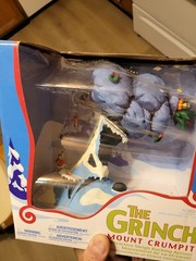 Mcfarlane Dr. Seuss How The Grinch Stole Christmas Mount Crumpit Playset