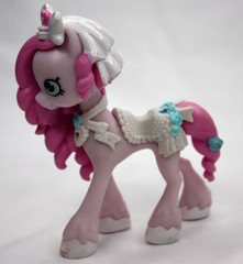 4 Shopkins Happy Places Horse Pony & Unicorn Figures Ringa Bella Rainbow Prancer