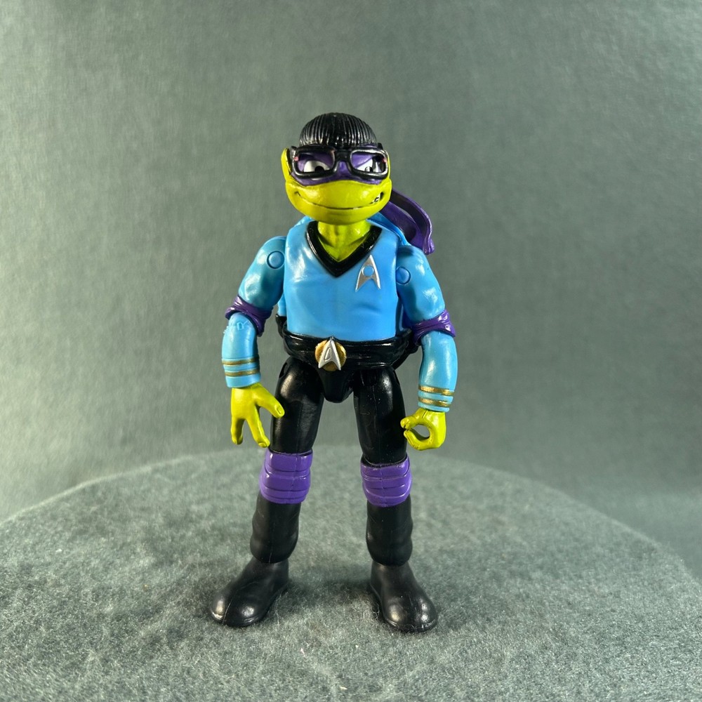Teenage Mutant Ninja Turtles: Mutant Mayhem Donnie As Spock Cosplayer Cosmos